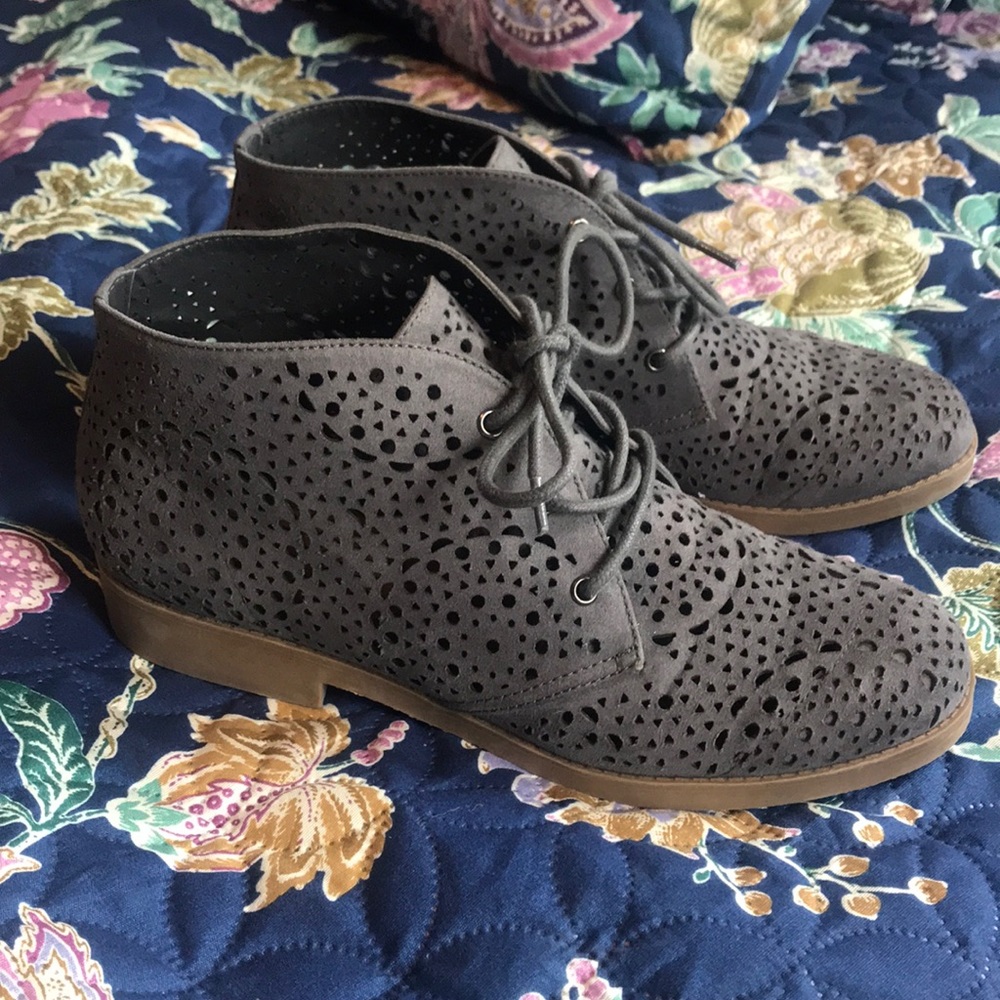 Oxford style shoes